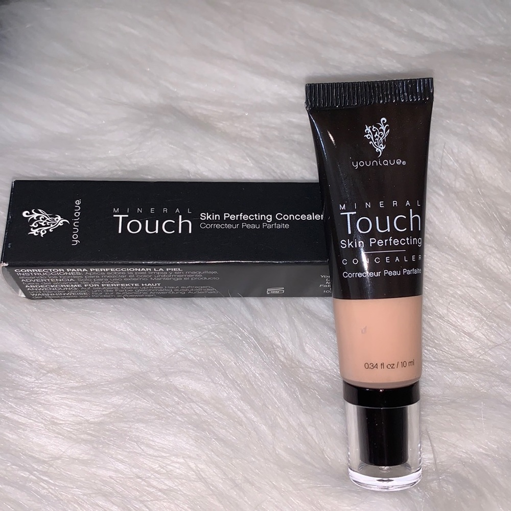 Younique skin perfecting concealer - Scarlett